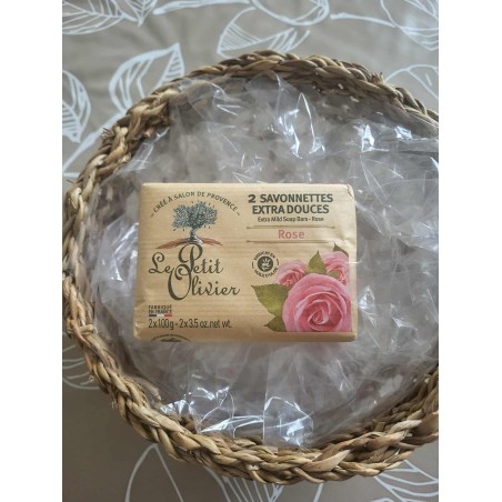 Savonnettes à la rose, le petit Olivier.
