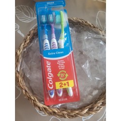 brosse à dent Colgate *3